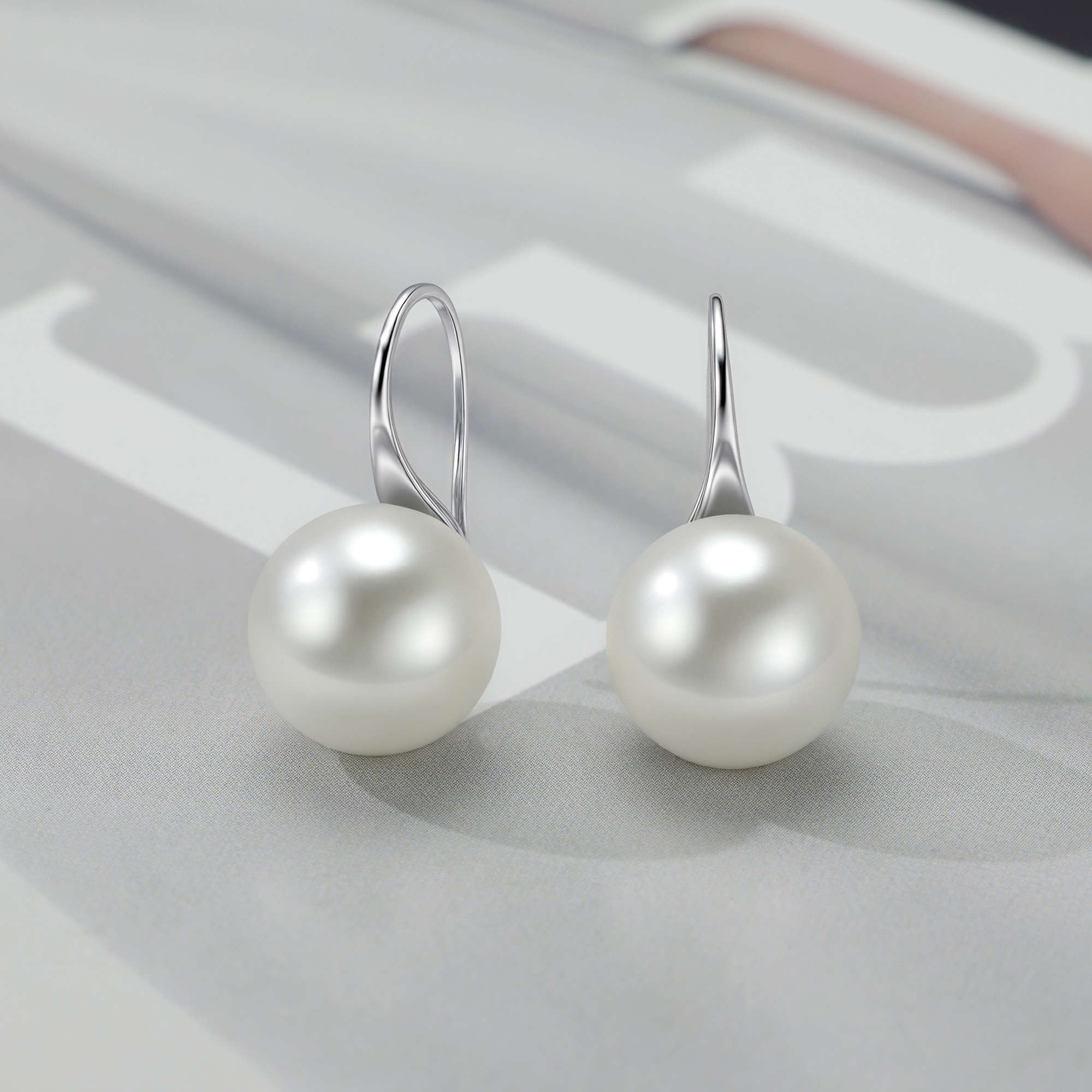  【高跟鞋】925银耳钩 白色正圆强光耳饰 经典 气质优雅