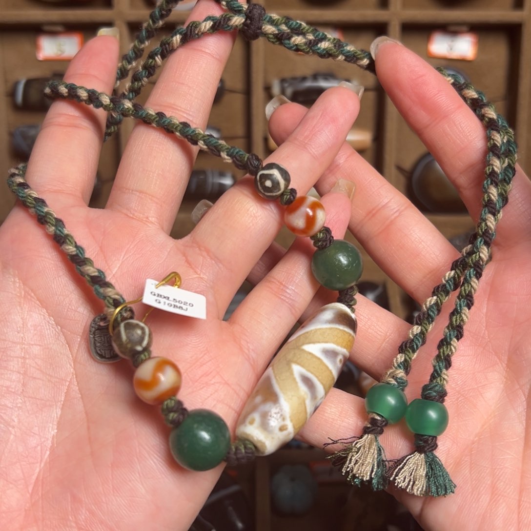 玛瑙/玉髓颈饰未镶嵌