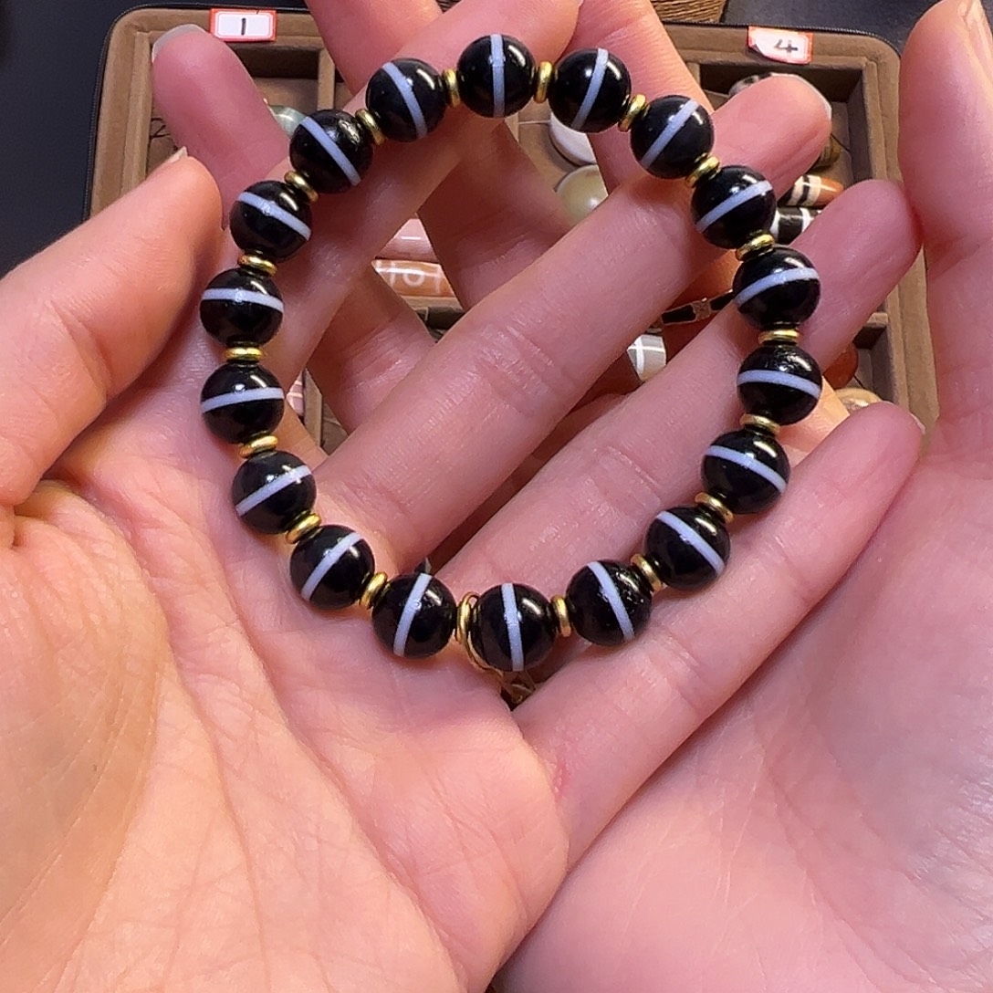 打***赢玛瑙/玉髓未镶嵌手链