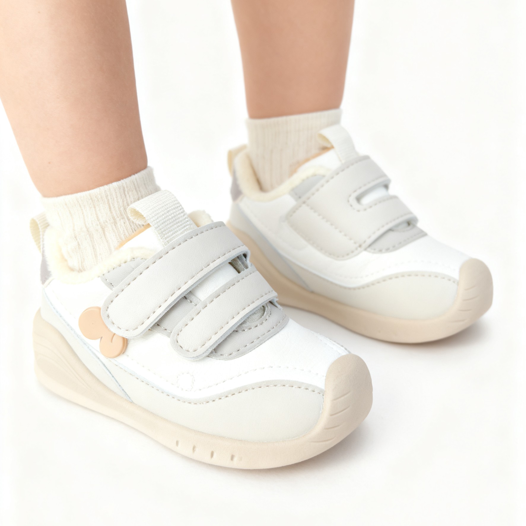 99冬季季时尚休闲风镂空透气学步鞋软底休闲高质感穿搭