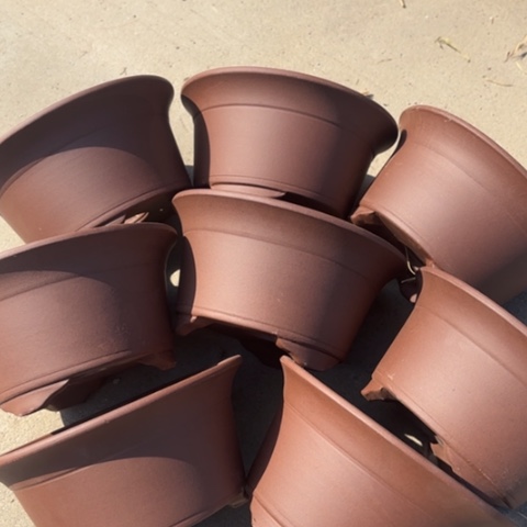 紫砂花盆  100.8。   -18-9