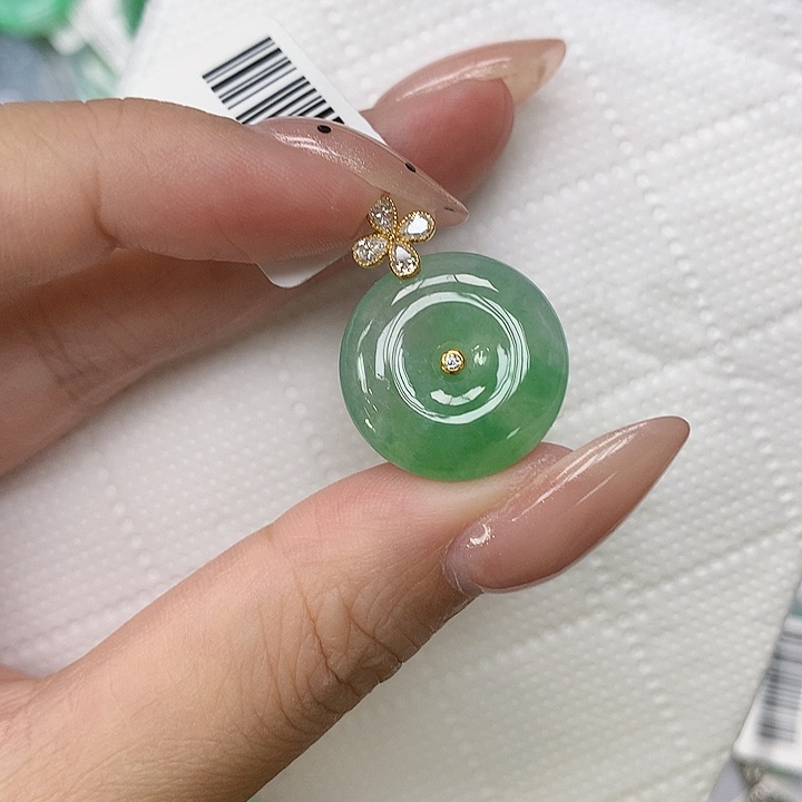 颈饰18K金镶嵌翡翠