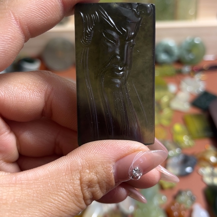 蛇纹石玉合金颈饰