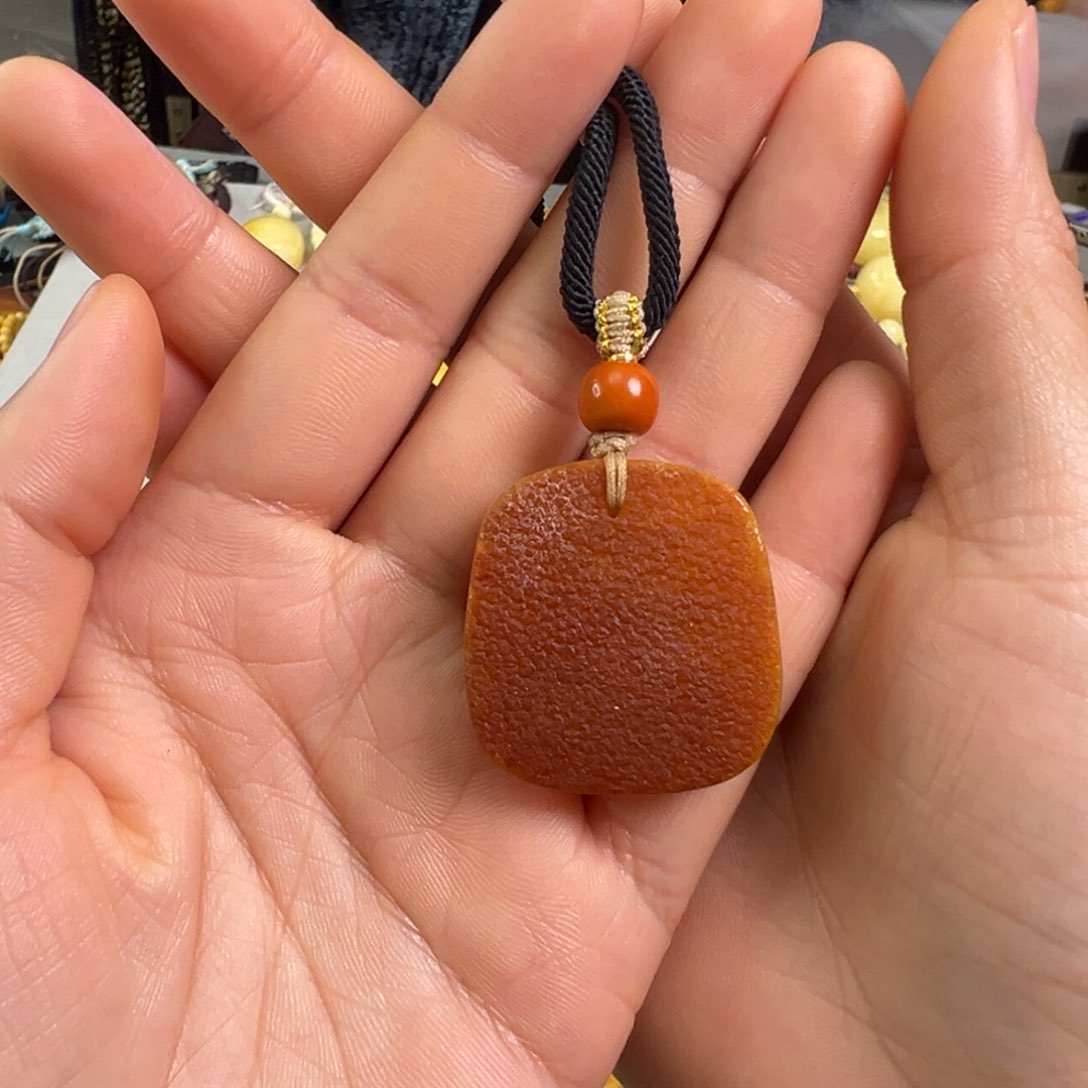 蜜蜡裸石未镶嵌蜜蜡