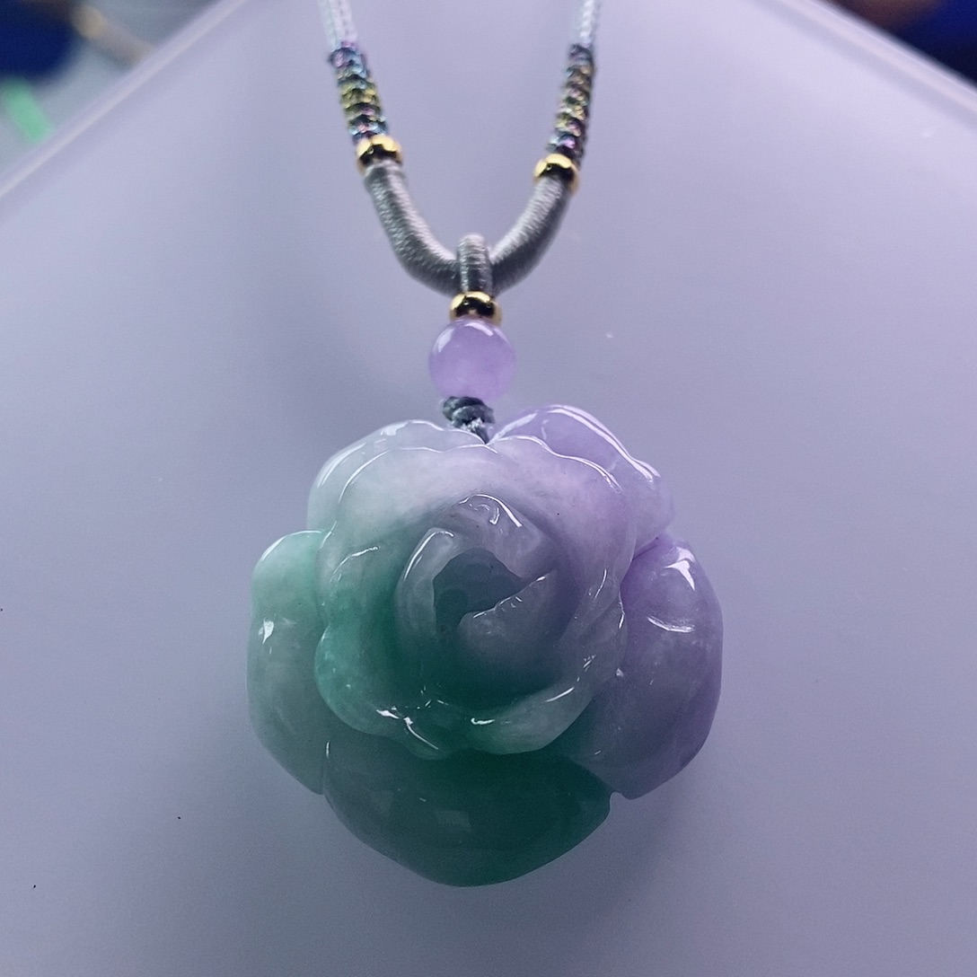 翡翠未镶嵌吊坠(赠链)