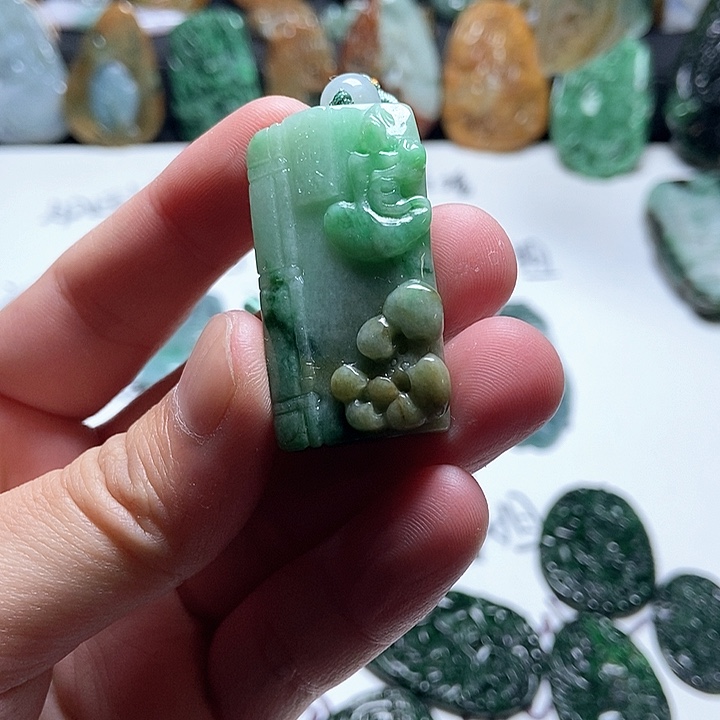 翡翠未镶嵌颈饰翡翠a货