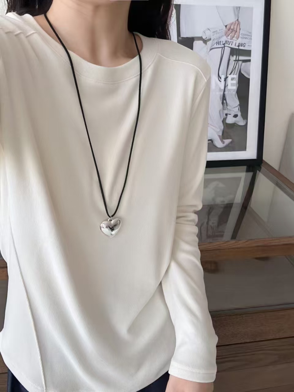 鱼骨磨毛糯米绒女士显瘦打底衫简约百搭潮流长袖