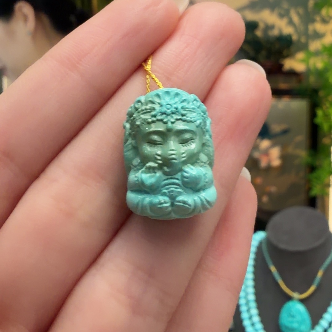 绿松石未镶嵌颈饰