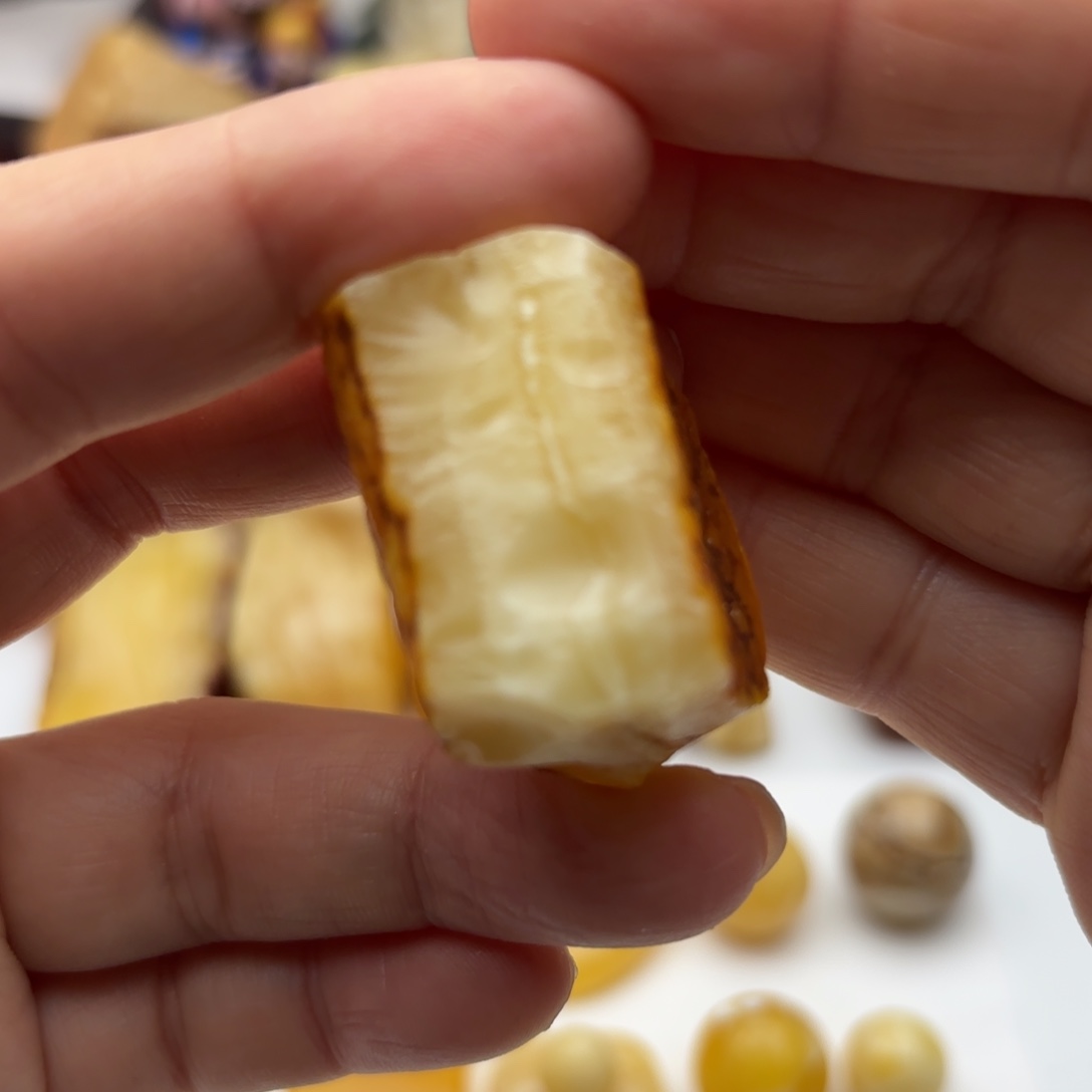 定制琥珀未镶嵌老*琥珀
