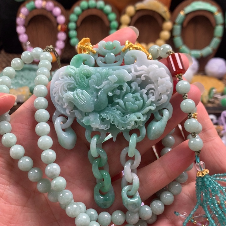 翡翠未镶嵌颈饰吊坠