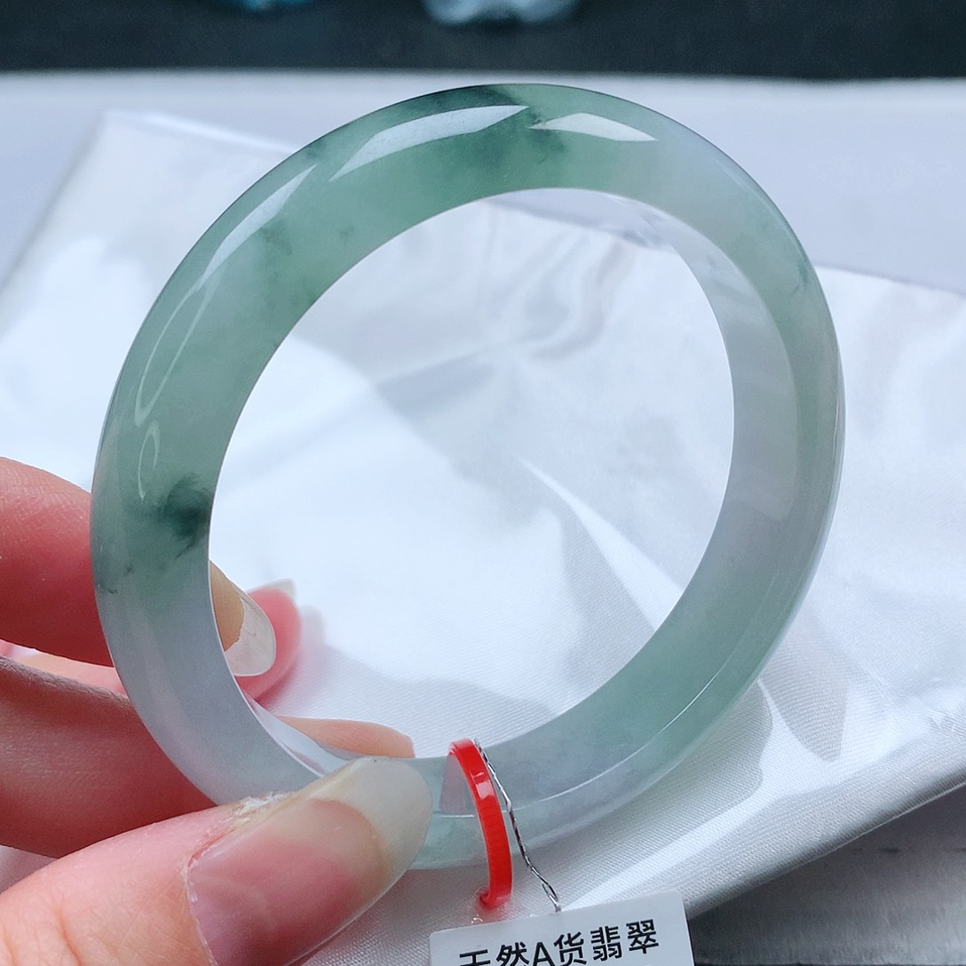 翡翠手镯未镶嵌58圈