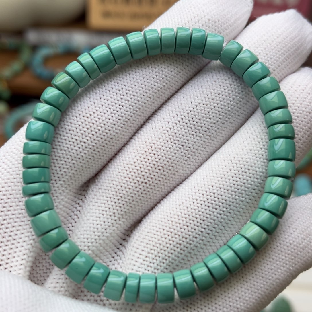 绿松石未镶嵌珠宝奇石青皮绿直切