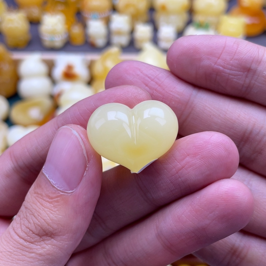 小***婷琥珀未镶嵌裸石蜜蜡