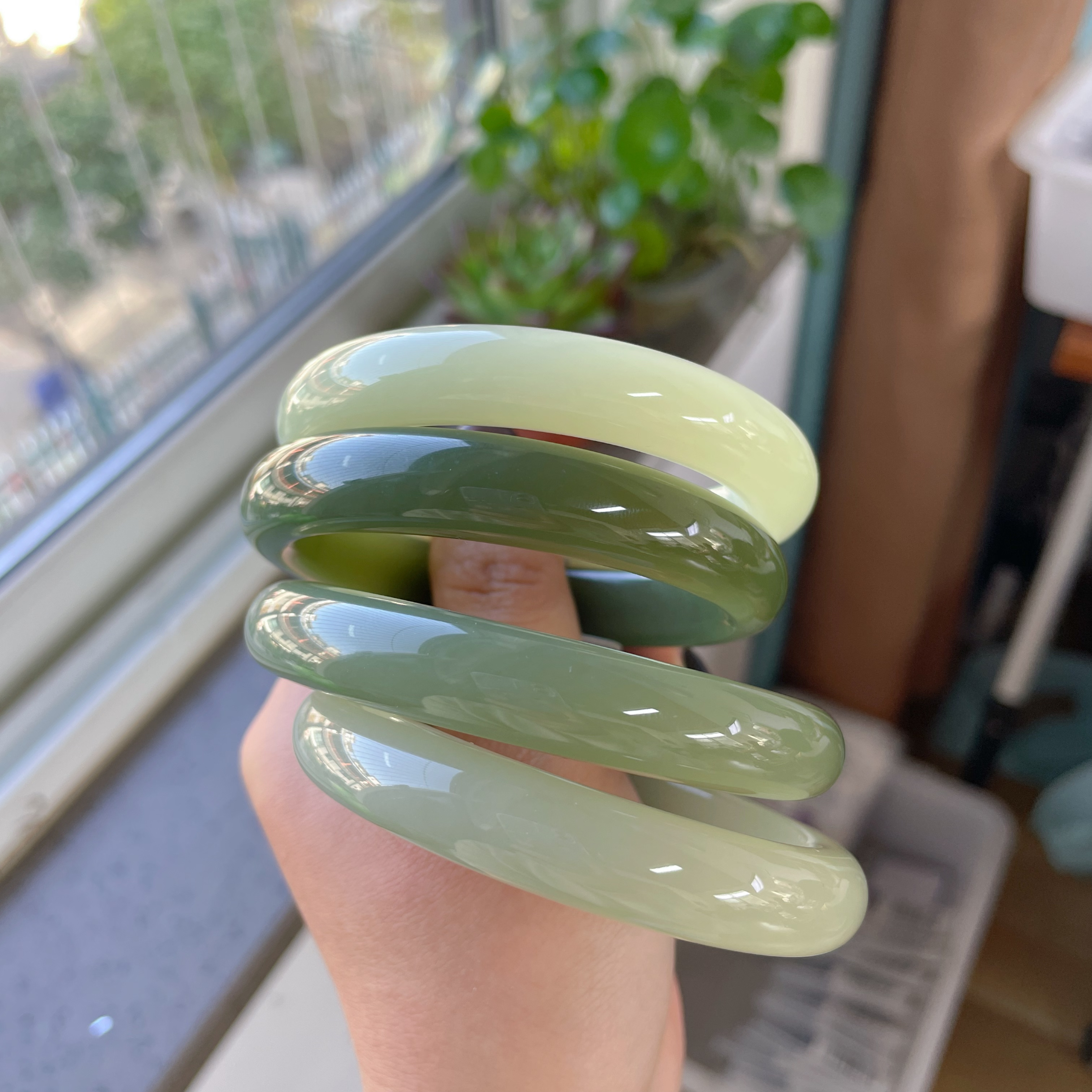 天然玉石新疆和田玉且末料手镯多样性发货拍一发一圈口50mm微瑕