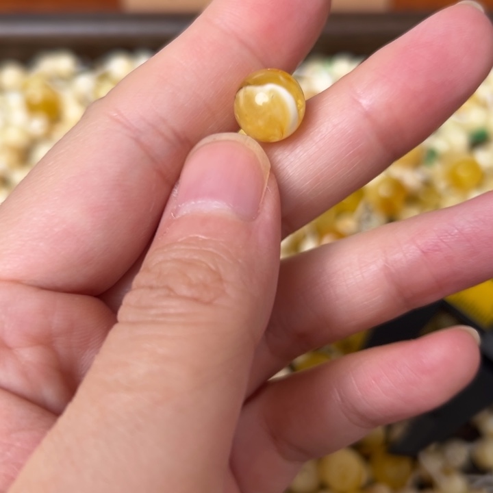 蜜蜡未镶嵌裸石10.2mm一个