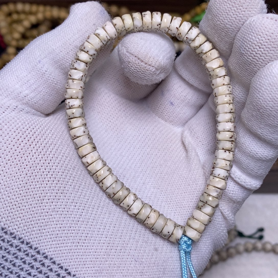 星月菩提吊坠半壁留白无相手持3*7