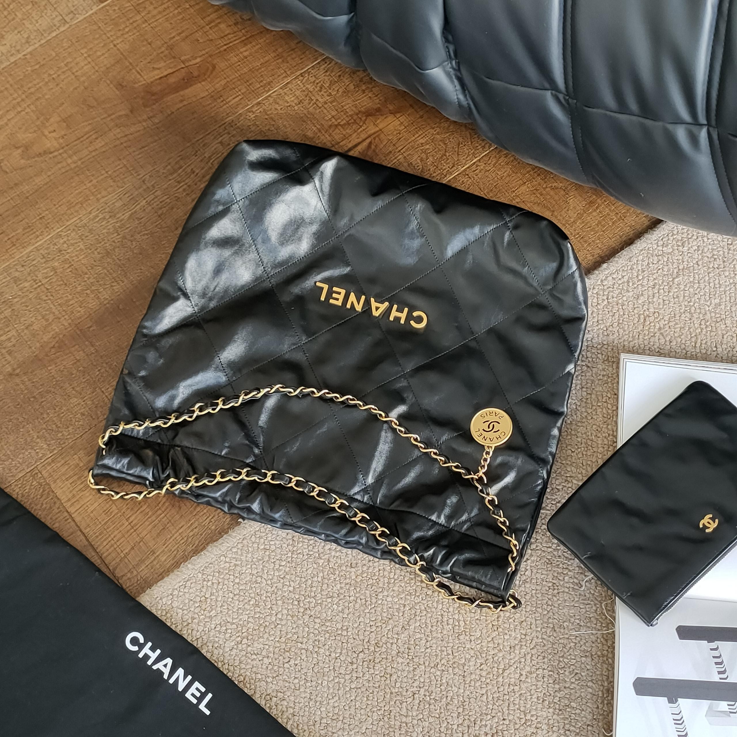 95新 Chanel/香奈儿 Azul-23C黑金牛皮22bag中号单肩包 39511