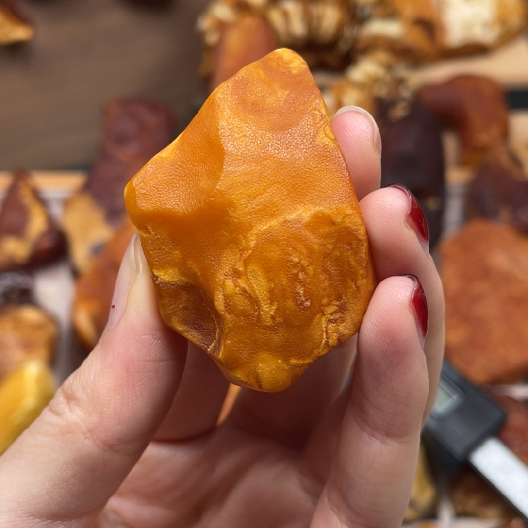 琥珀未镶嵌珠宝奇石