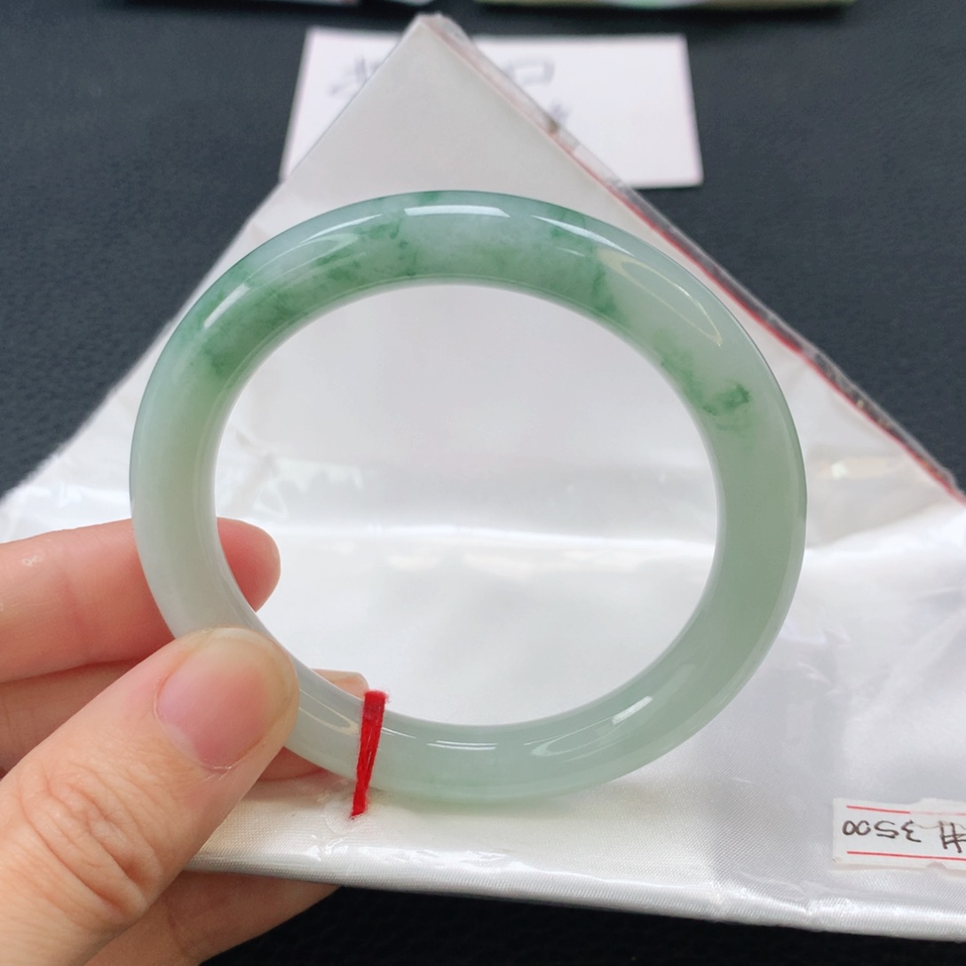 翡翠手镯未镶嵌缅甸52圆