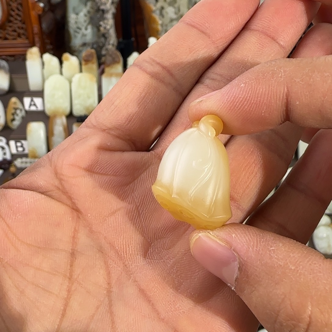 和田玉（糖玉）未镶嵌颈饰
