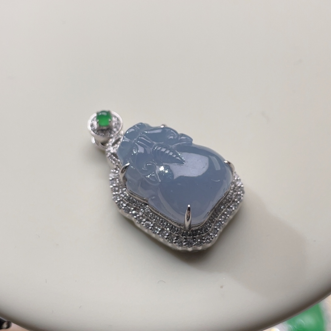 颈饰18K金镶嵌翡翠