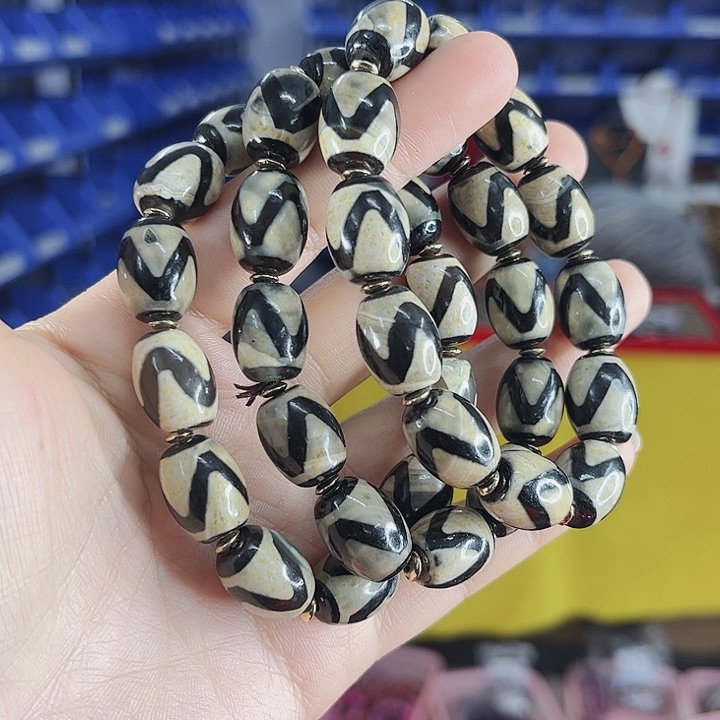 玛瑙手链未镶嵌丅45牙黄牙牙手串发其一