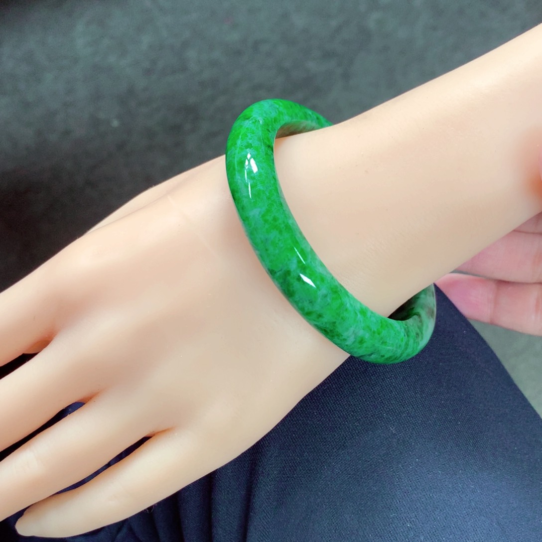 翡翠未镶嵌手镯缅甸