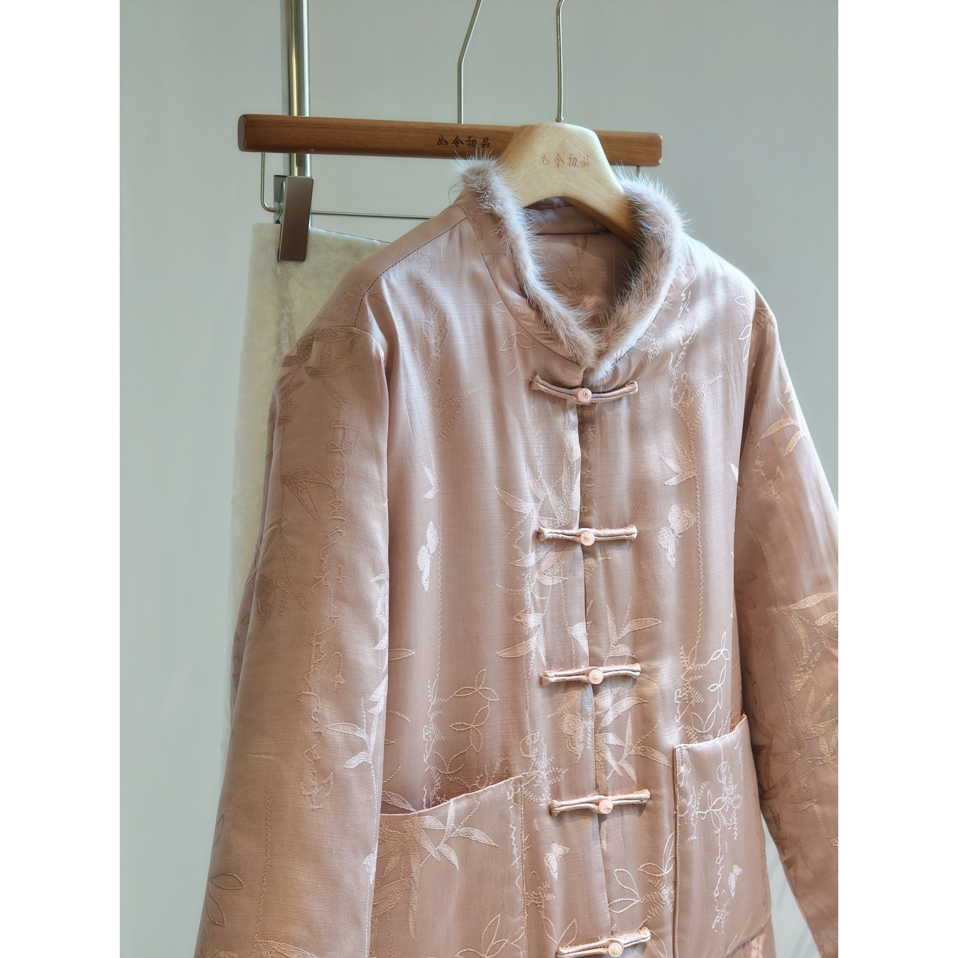 新中式灰粉对襟盘扣棉服改良唐装年轻日常厚外套夹棉衣水貂毛国风