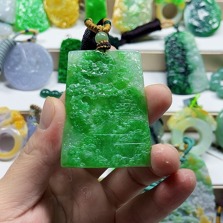 慧***慧翡翠未镶嵌颈饰翡翠定制毛货