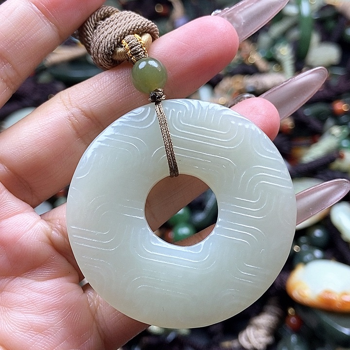 和田玉颈饰未镶嵌