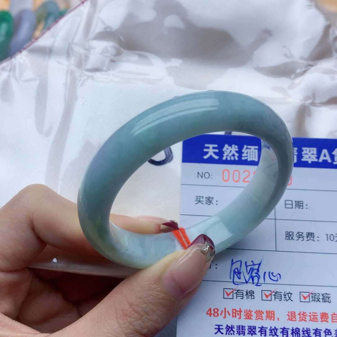 翡翠手镯未镶嵌翡翠手镯