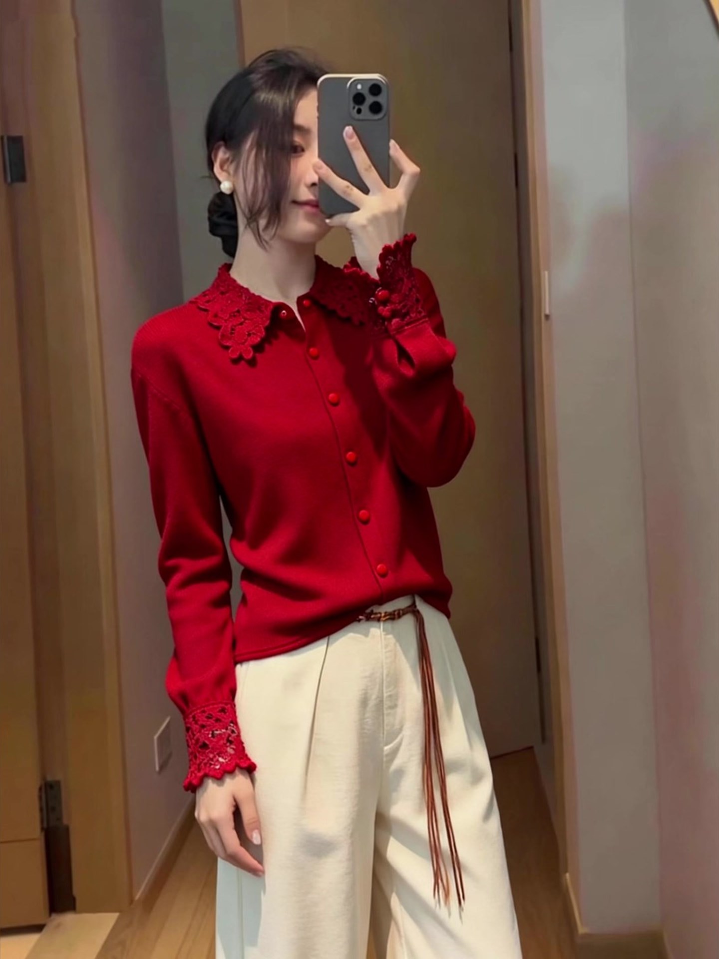 法式气质轻奢风长袖红色针织上衣女2025冬季新款显瘦单排扣打底衫