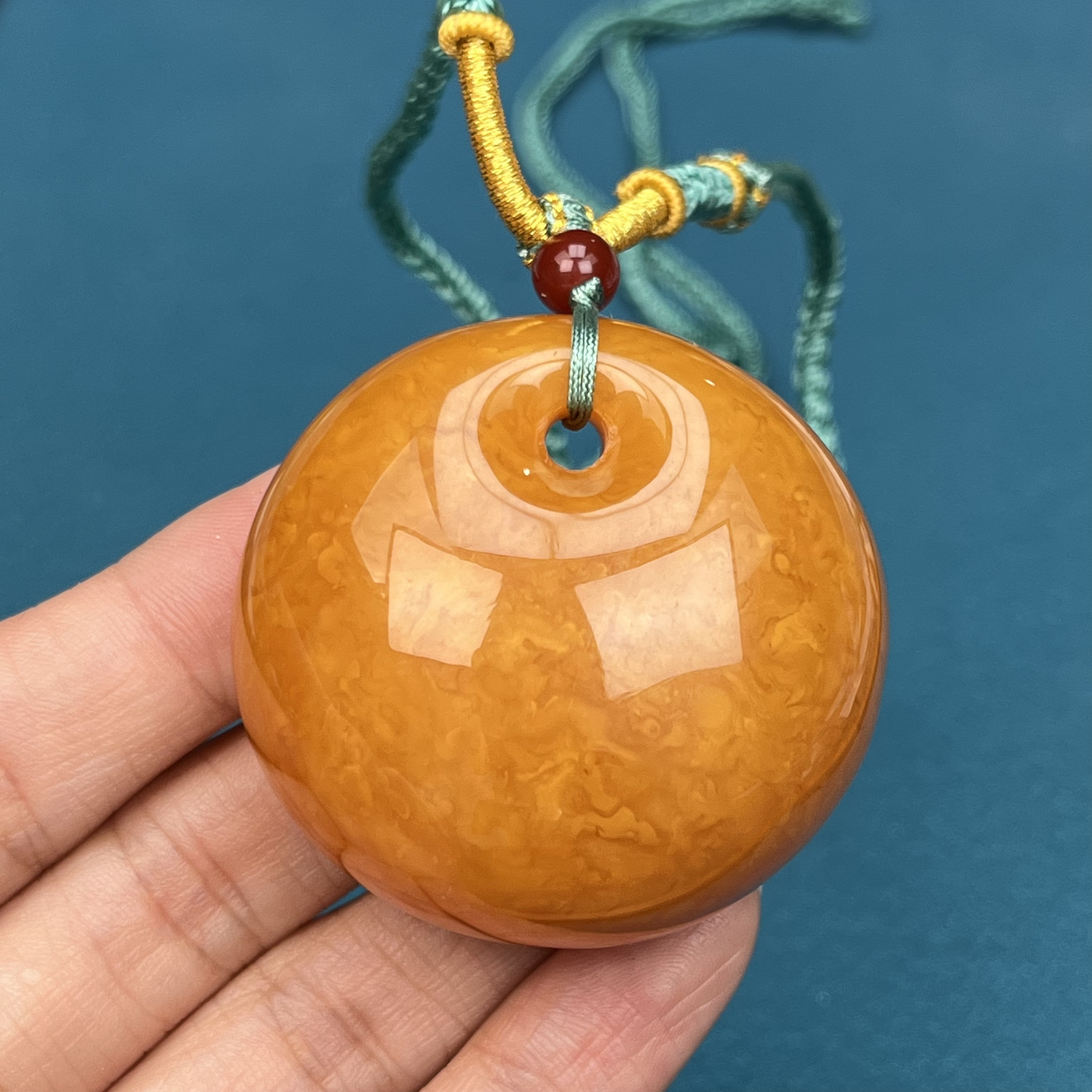 Y2948天然原矿蜜蜡鸡油红公主扣 44x24mm抖音基地质检发货