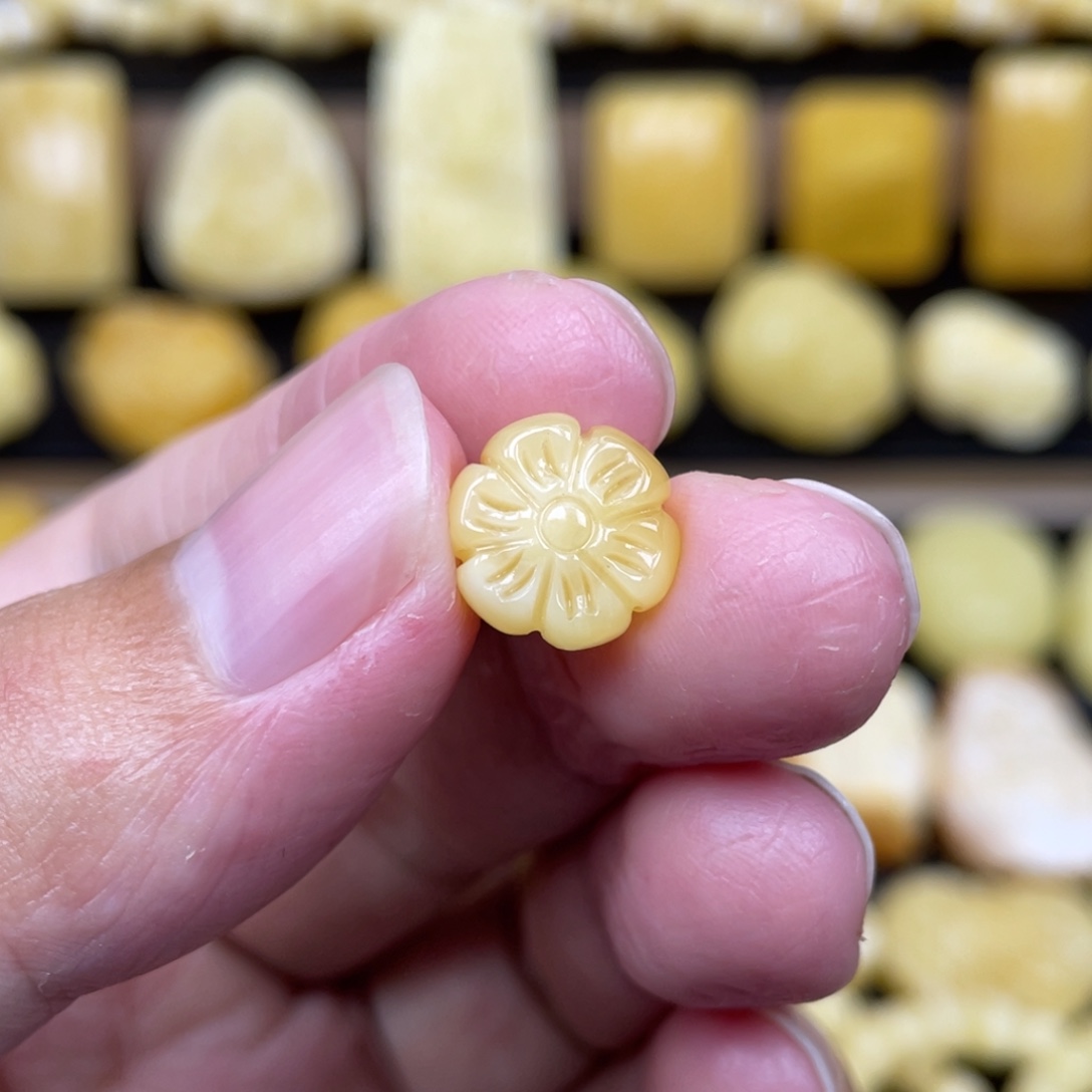 琥珀未镶嵌裸石琥珀蜜蜡