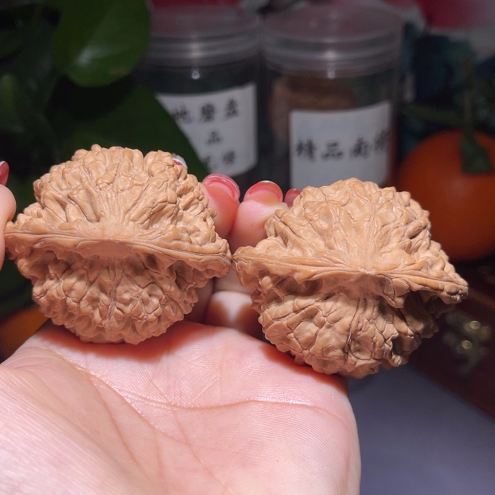 文玩核桃吊坠         53