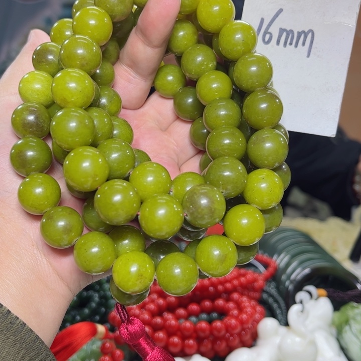 蛇纹石玉颈饰多样性发货未镶嵌