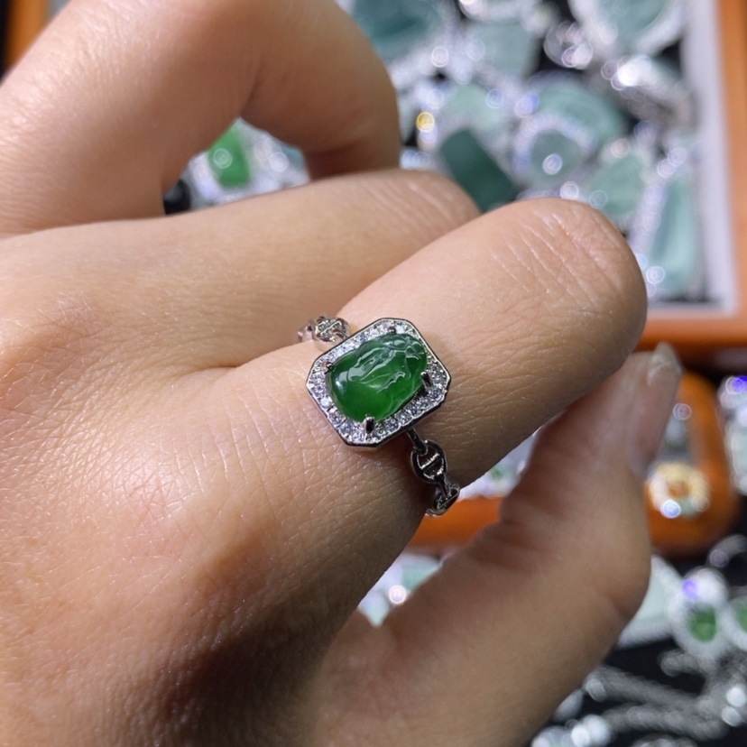 【闪购商品】翡翠颈饰未镶嵌天然