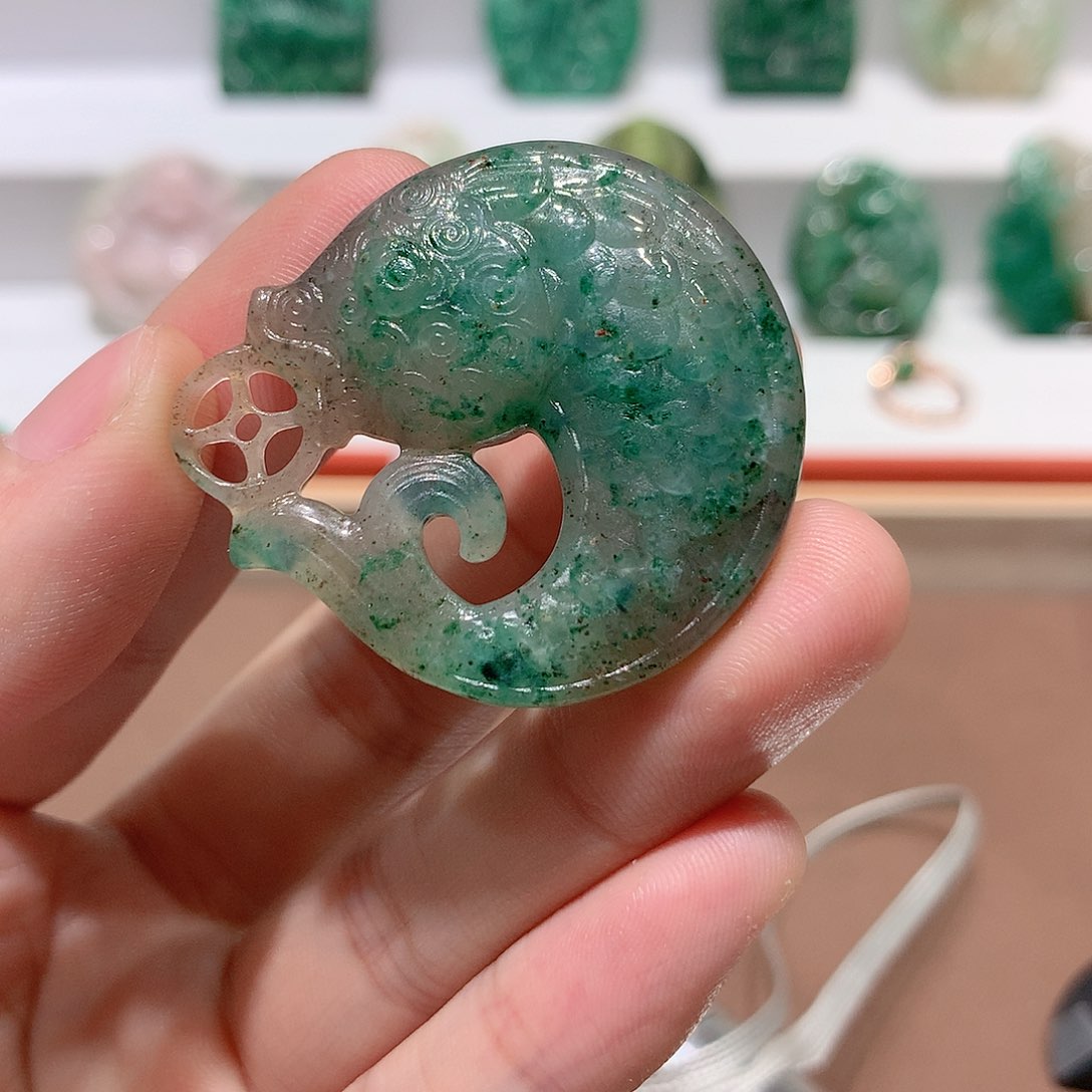 独山玉挂件未镶嵌