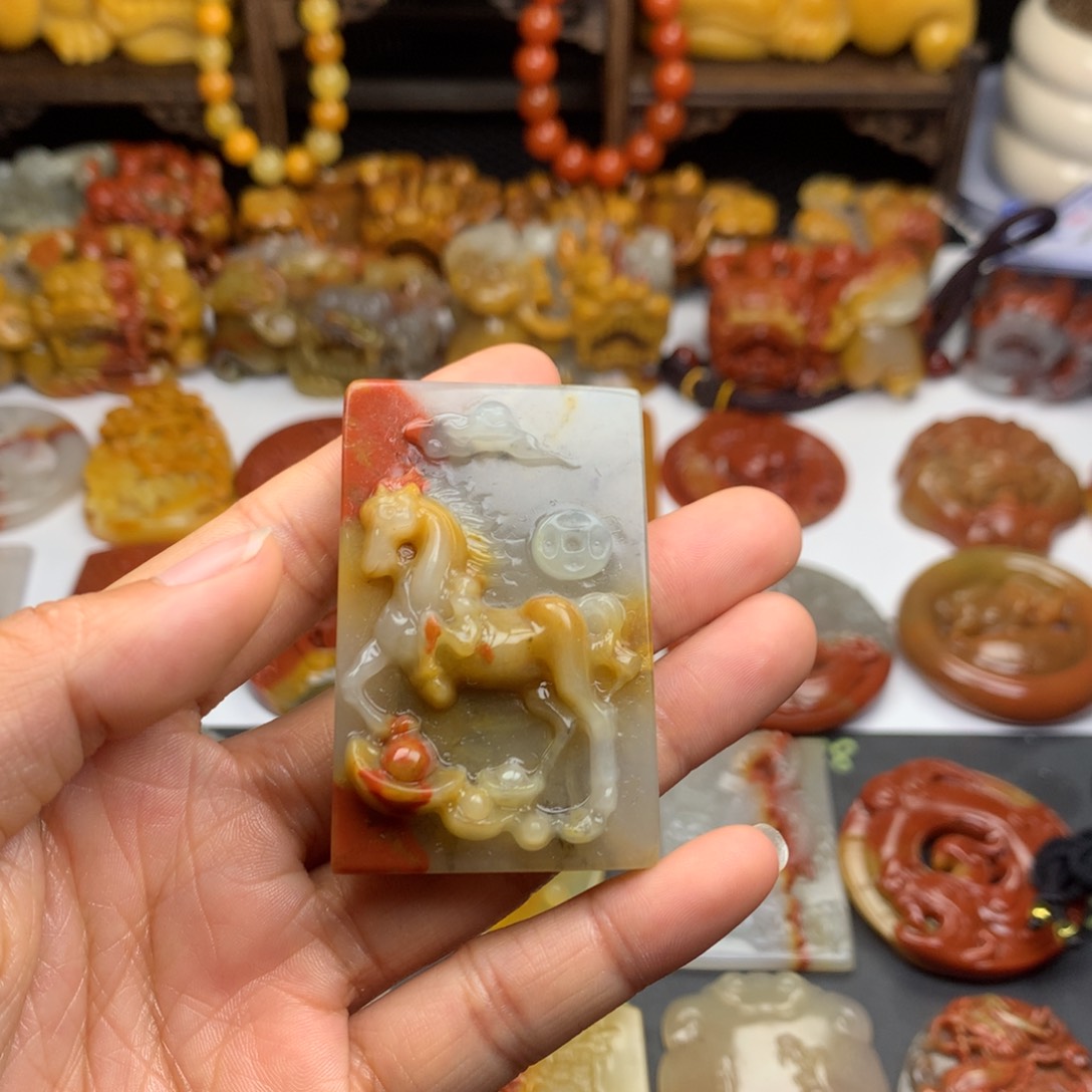 石英质玉（黄龙玉）挂件未镶嵌