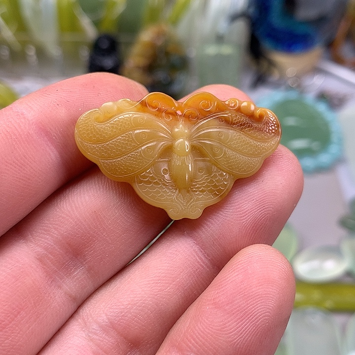 蛇纹石玉挂坠未镶嵌