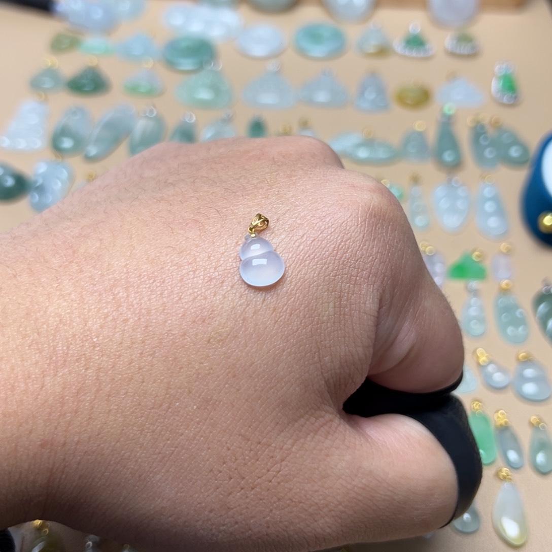 翡翠颈饰18K金镶嵌葫芦