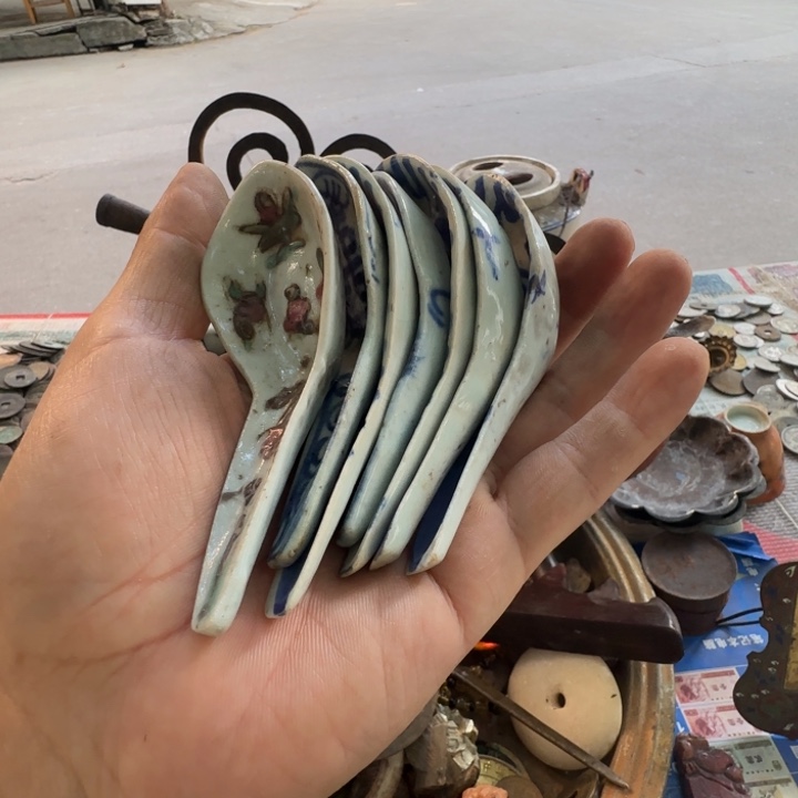 用***6铜铁合金类废旧陶瓷制品