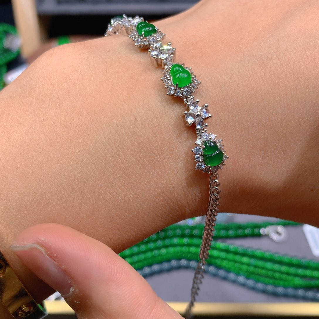 翡翠手链未镶嵌天然翡翠