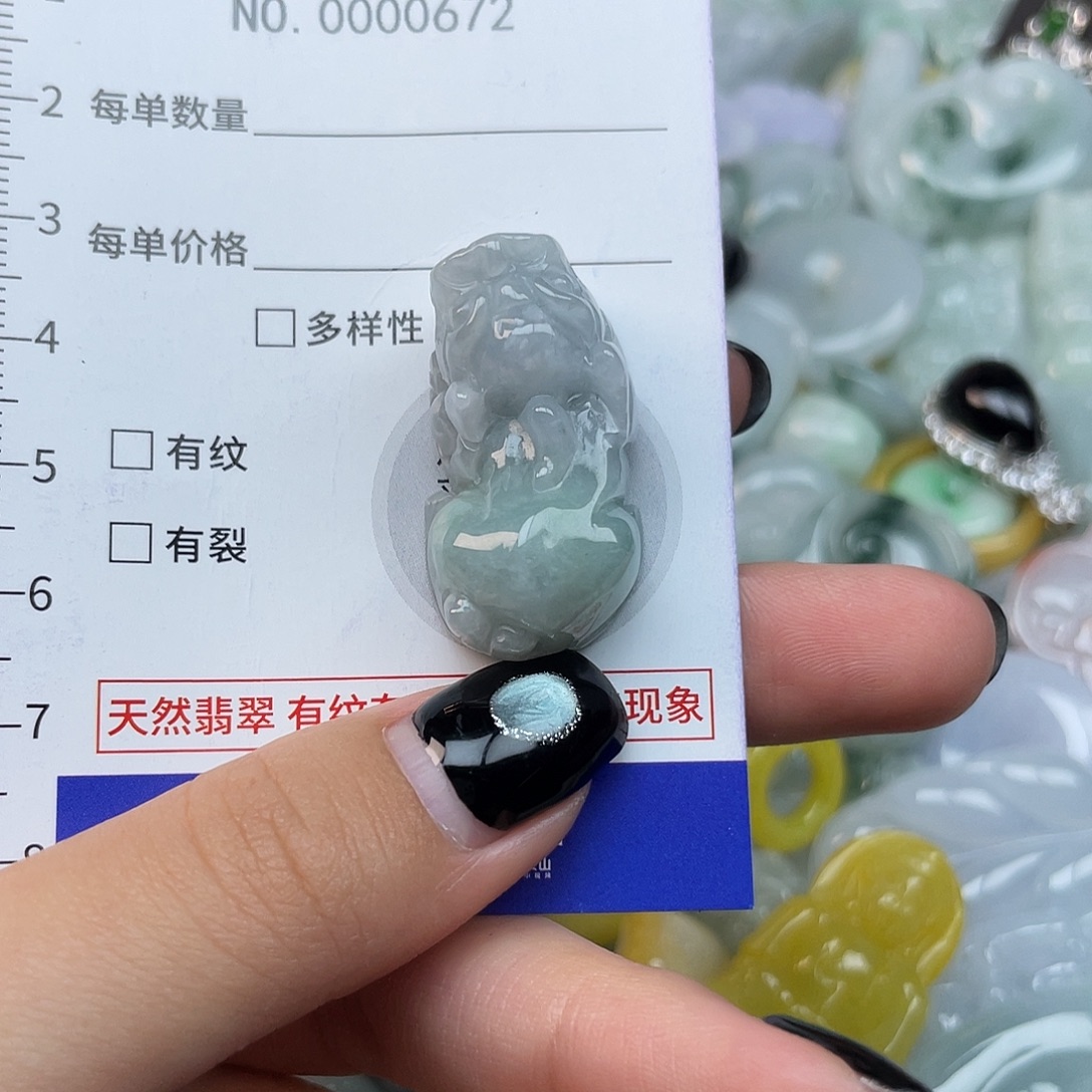 翡翠未镶嵌颈饰672