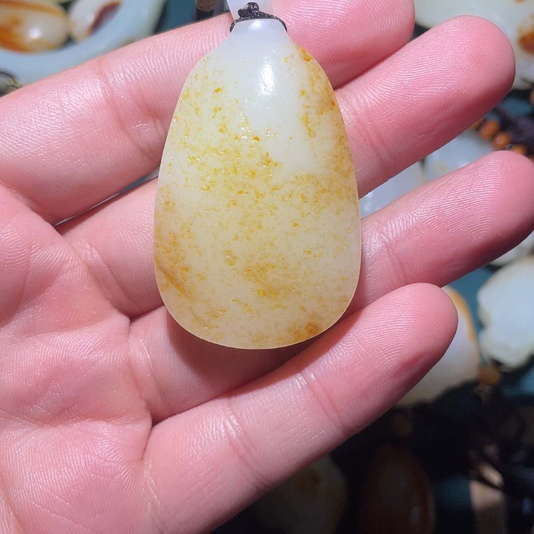 河***鱼和田玉未镶嵌车挂