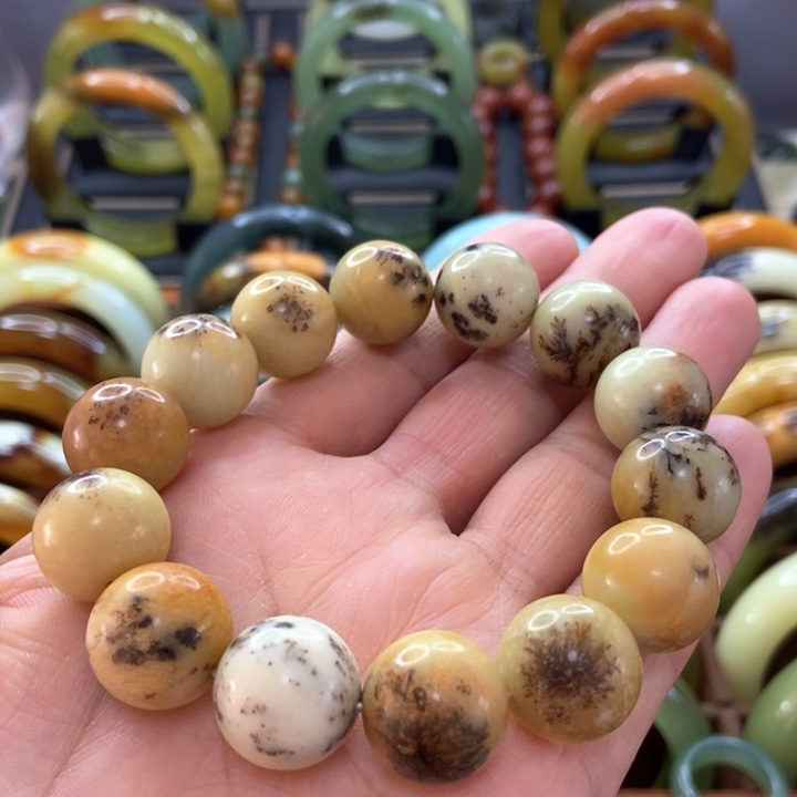 蛇纹石玉手镯未镶嵌