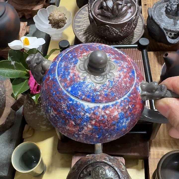 莲***晚主人杯一个，瓷。。主人