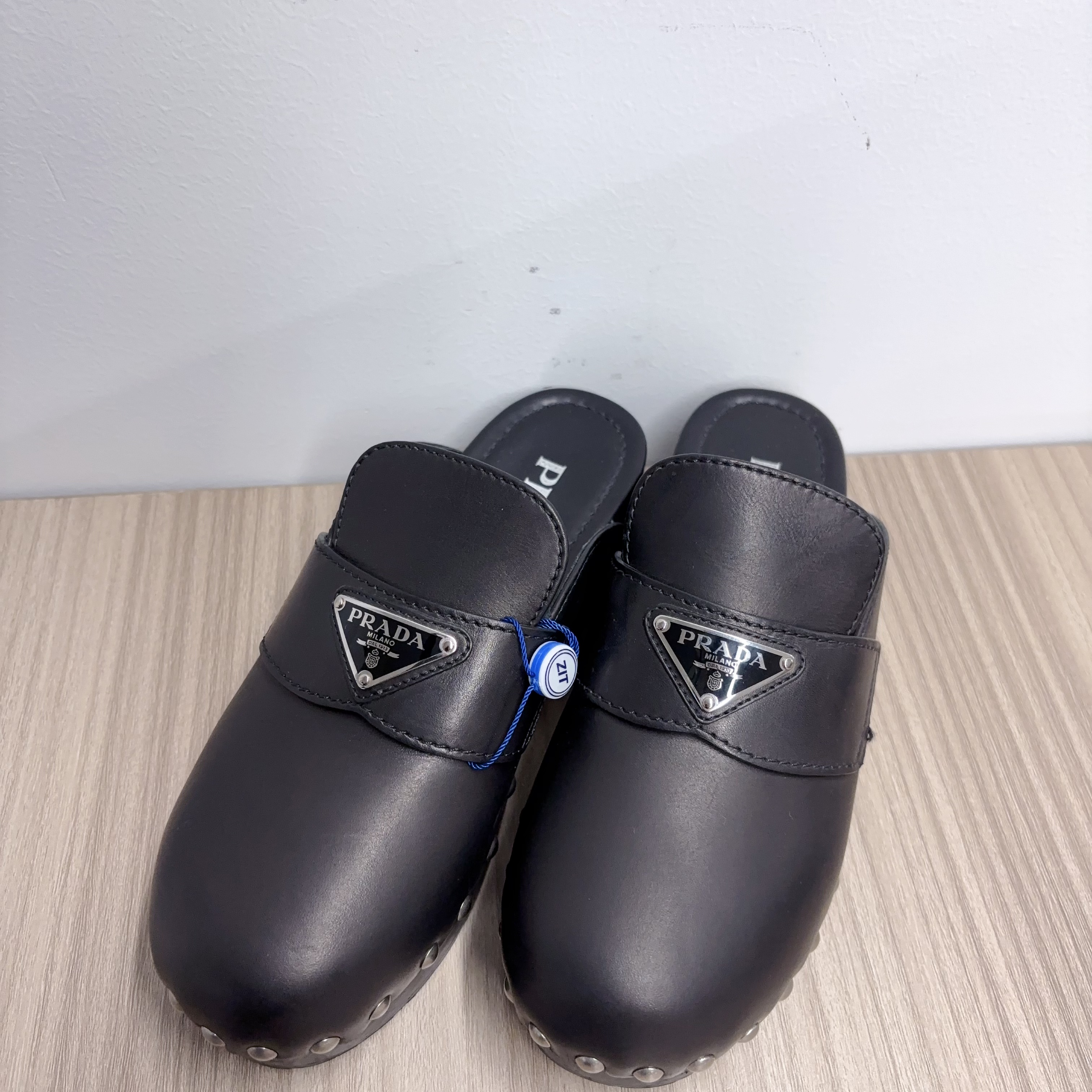 95新 Prada/普拉达 牛皮半托36码黑色/250501WXRYGC7
