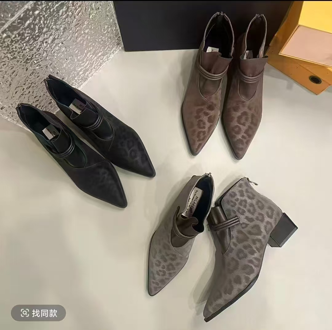 (加绒)2025年秋冬季新款爆款气质三条带百搭中跟粗跟女鞋尖头短靴