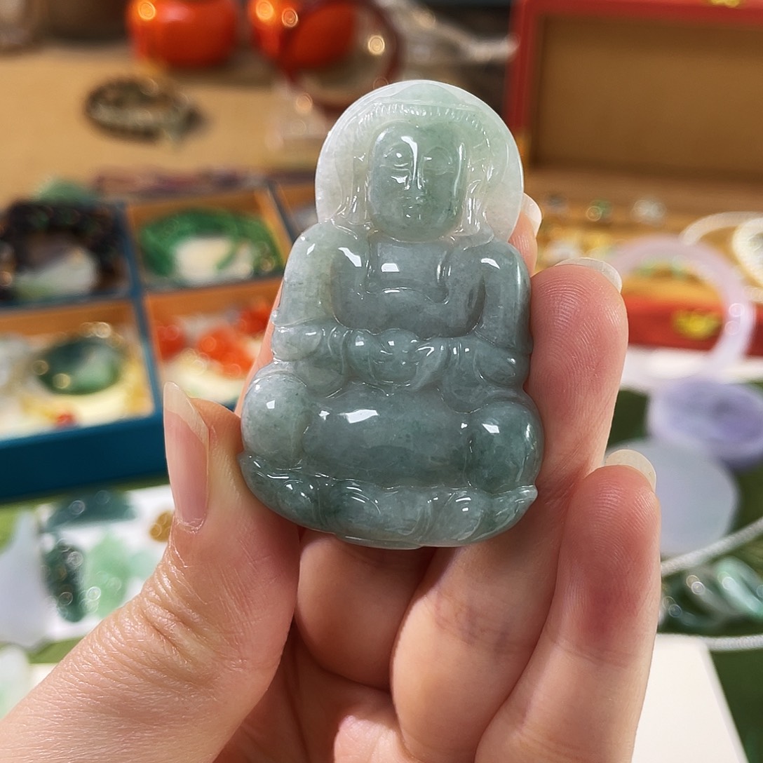 翡翠未镶嵌颈饰观音牌